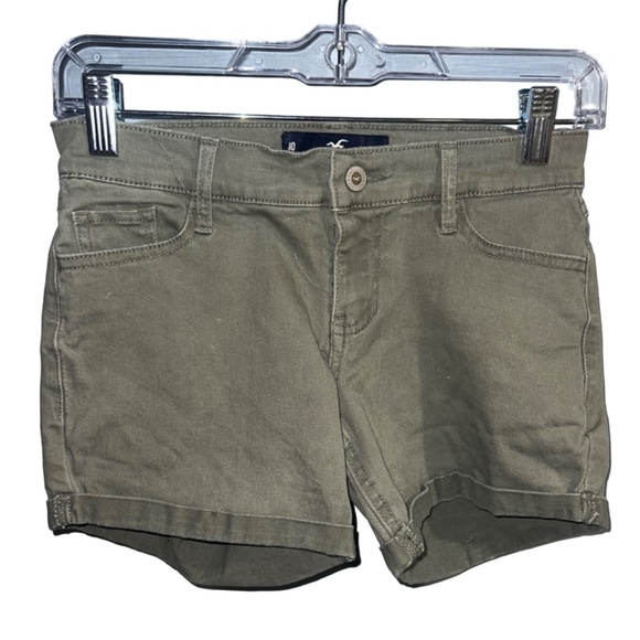 Hollister- Olive green shorts - Picture 1 of 3